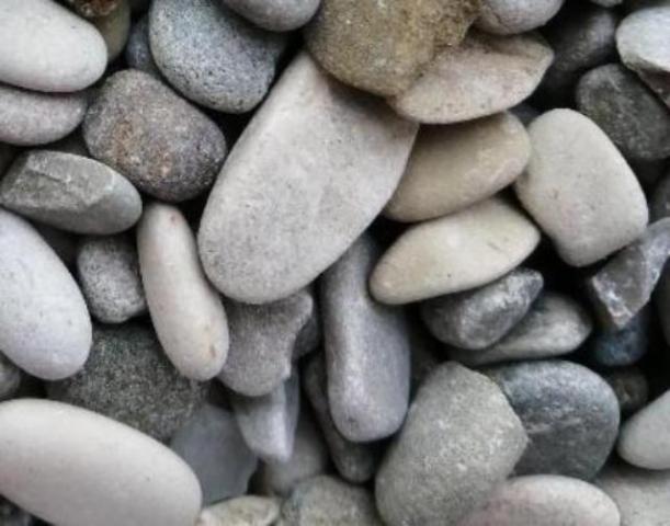 Где заказать гальку и каменную крошку с доставкой?  в Астрахани